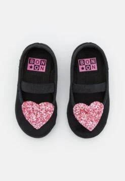 Bonton Sarra Chausson Coeur - Ballerine Con Cinturino - Noir 9 Bonton Sarra Chausson Coeur - Ballerine Con Cinturino - Noir -Chic Scarpe Negozio 0170bb0e8b92425dbb5cc688cf0f28c5
