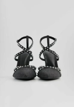 BERSHKA Studded - Decolleté - Black 10 BERSHKA Studded - Decolleté - Black -Chic Scarpe Negozio 04401e51edbe4a9092a1edd60969d04f