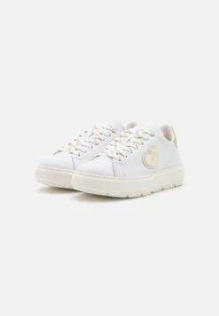 LOVE MOSCHINO Sneakers BasseWhite Donna Sneakers LO911A0FZ-A11 9 LOVE MOSCHINO Sneakers BasseWhite Donna Sneakers LO911A0FZ-A11 -Chic Scarpe Negozio 06a87e313849416394c8c983bcea91b2