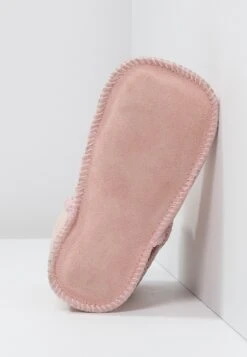 Ugg Erin - Scarpe Neonato - Baby Pink 8 Ugg Erin - Scarpe Neonato - Baby Pink -Chic Scarpe Negozio 089ea29818854f228d3a0bf25551cd43