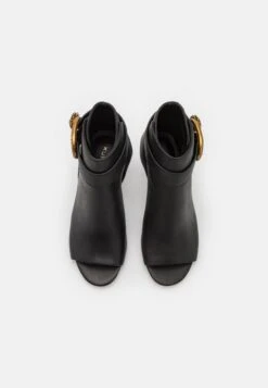 Kurt Geiger London Mayfair Peep Toe BootStivalettiBlack Donna Stivaletti KU011N022-Q11 11 Kurt Geiger London Mayfair Peep Toe BootStivalettiBlack Donna Stivaletti KU011N022-Q11 -Chic Scarpe Negozio 08ac6fd3768841fe99075377e983a1b8