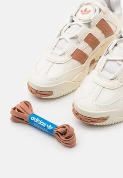 Adidas Originals Niteball UnisexSneakers BasseCore White/Clay Strata/Off White Uomo Scarpe AD115O1ID-A12 11 Adidas Originals Niteball UnisexSneakers BasseCore White/Clay Strata/Off White Uomo Scarpe AD115O1ID-A12 -Chic Scarpe Negozio 0ce81c15b9e341bbb9d642cec425d84c