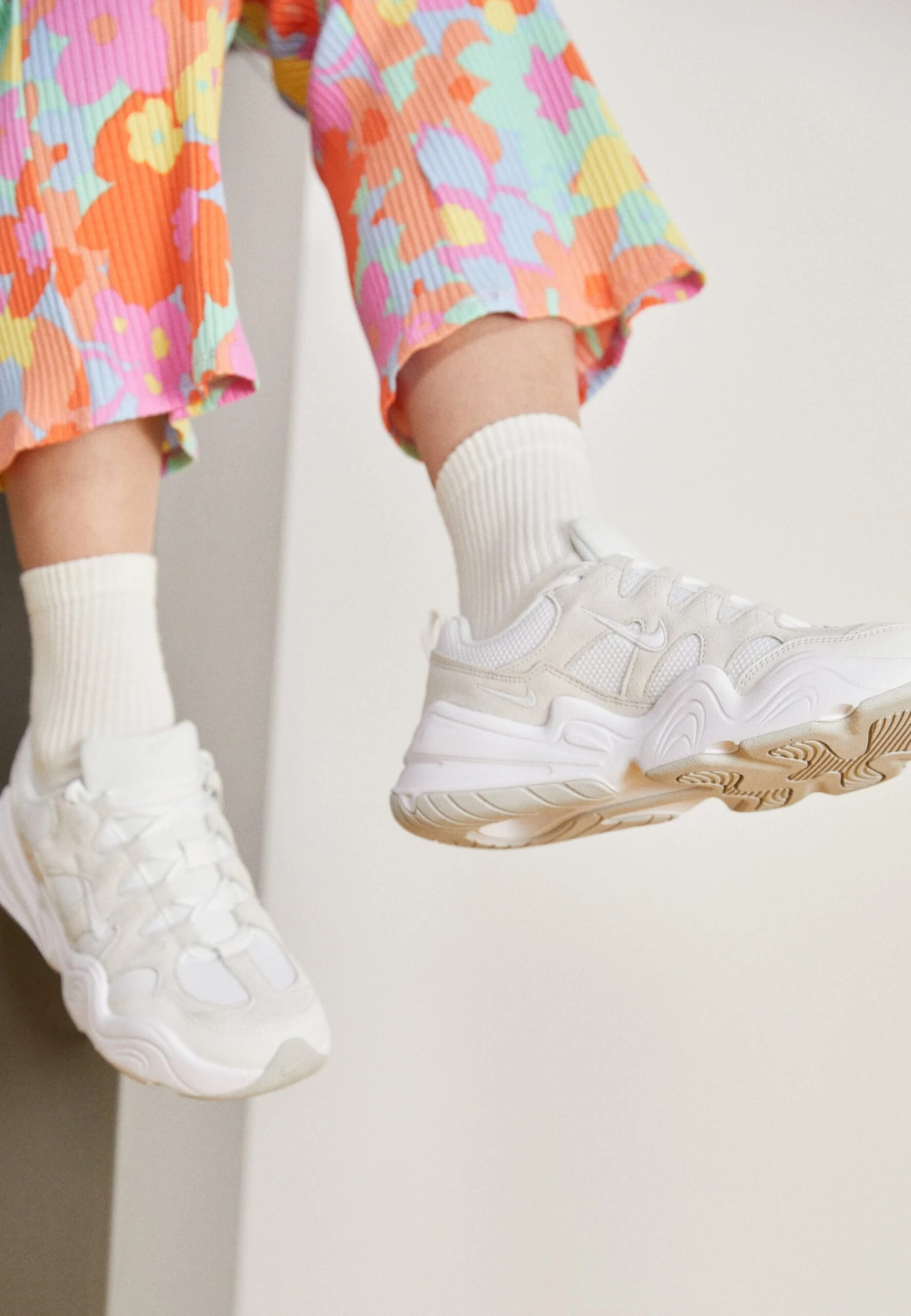 Nike Sportswear Tech HeraSneakers BasseWhite/Summit White/Photon Dust Donna Sneakers NI111A18R-A11 2 Nike Sportswear Tech HeraSneakers BasseWhite/Summit White/Photon Dust Donna Sneakers NI111A18R-A11 - immagine 2