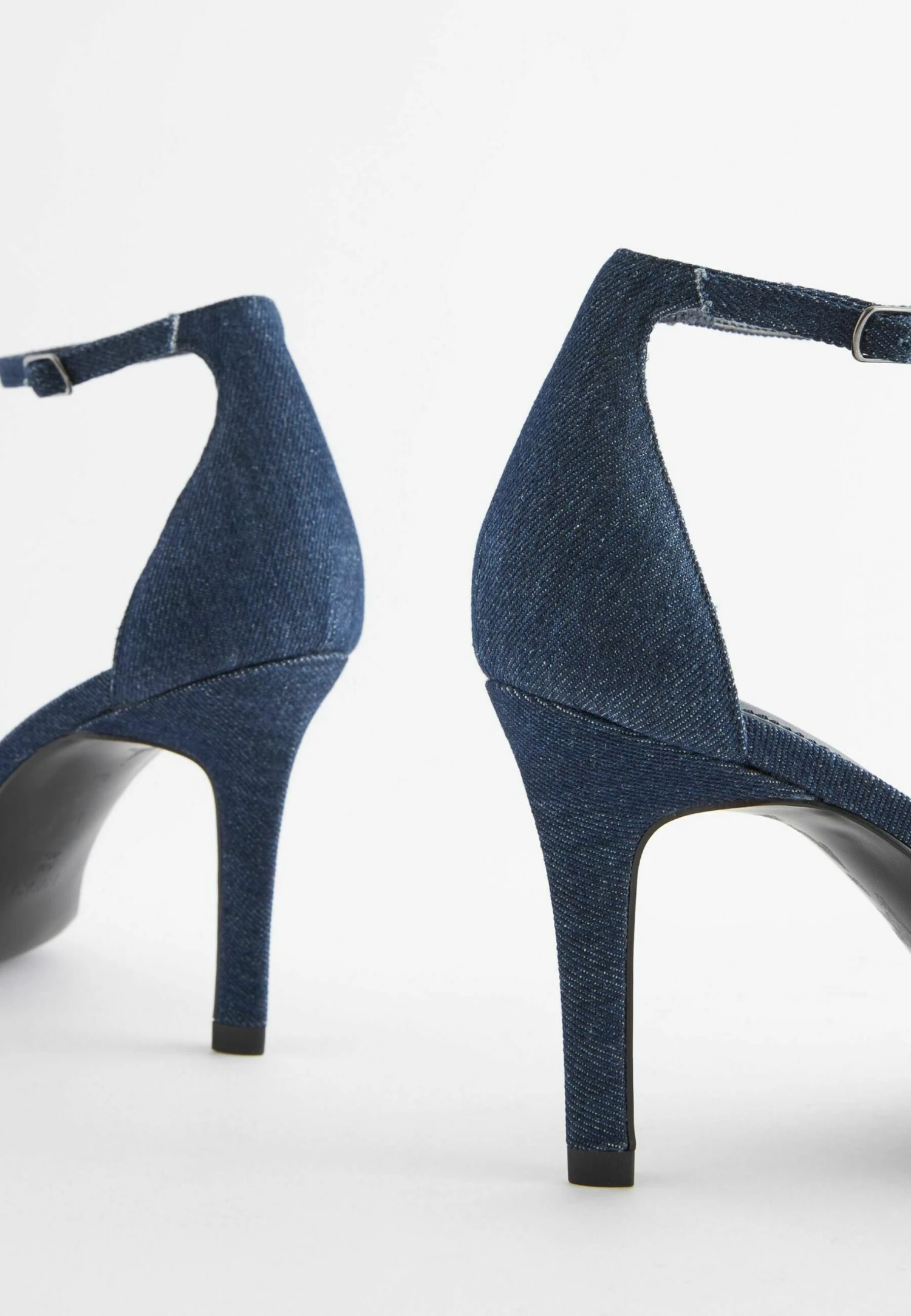 Next Forever Comfortâ® Skinny Heel Closed Back Sandals - Sandali Con Tacco - Denim 4 Next Forever Comfortâ® Skinny Heel Closed Back Sandals - Sandali Con Tacco - Denim - immagine 4