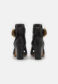 Kurt Geiger London Mayfair Peep Toe BootStivalettiBlack Donna Stivaletti KU011N022-Q11 10 Kurt Geiger London Mayfair Peep Toe BootStivalettiBlack Donna Stivaletti KU011N022-Q11 -Chic Scarpe Negozio 132799e36d4e4fc99792b7fc3156f4e0