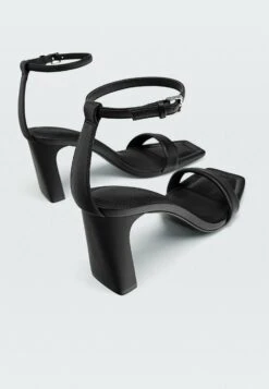 Stradivarius Wide Fit Absatzsandalen Mit Gesteppten Riemchen 19200974Sandali Con TaccoBlack Donna Tacchi Alti STH11A0I7-Q11 9 Stradivarius Wide Fit Absatzsandalen Mit Gesteppten Riemchen 19200974Sandali Con TaccoBlack Donna Tacchi Alti STH11A0I7-Q11 -Chic Scarpe Negozio 1512701b2b554418b8edbe3dcf99a990