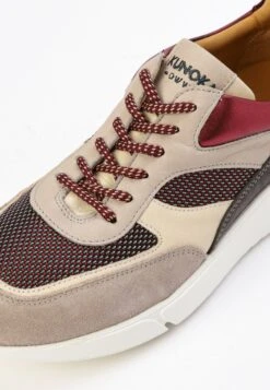 Ari - Sneakers Basse - Red 9 Ari - Sneakers Basse - Red -Chic Scarpe Negozio 16fb712d894740b58a77fb6ae43dc5f6