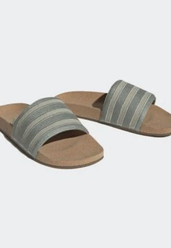 Adidas Originals Adilette UnisexCiabattineSilver Green/Pantone/Gum Uomo Scarpe AD115G02A-M11 12 Adidas Originals Adilette UnisexCiabattineSilver Green/Pantone/Gum Uomo Scarpe AD115G02A-M11 -Chic Scarpe Negozio 197b23d313e644f089cf58ecf7f82e17