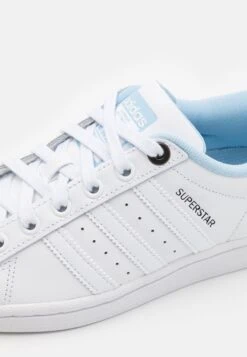 Adidas Originals Superstar UnisexSneakers BasseFootwear White/Carbon/Core Black Uomo Scarpe AD115O1I5-A12 11 Adidas Originals Superstar UnisexSneakers BasseFootwear White/Carbon/Core Black Uomo Scarpe AD115O1I5-A12 -Chic Scarpe Negozio 1bc333e11cb94260b00bfc9a808dacb9