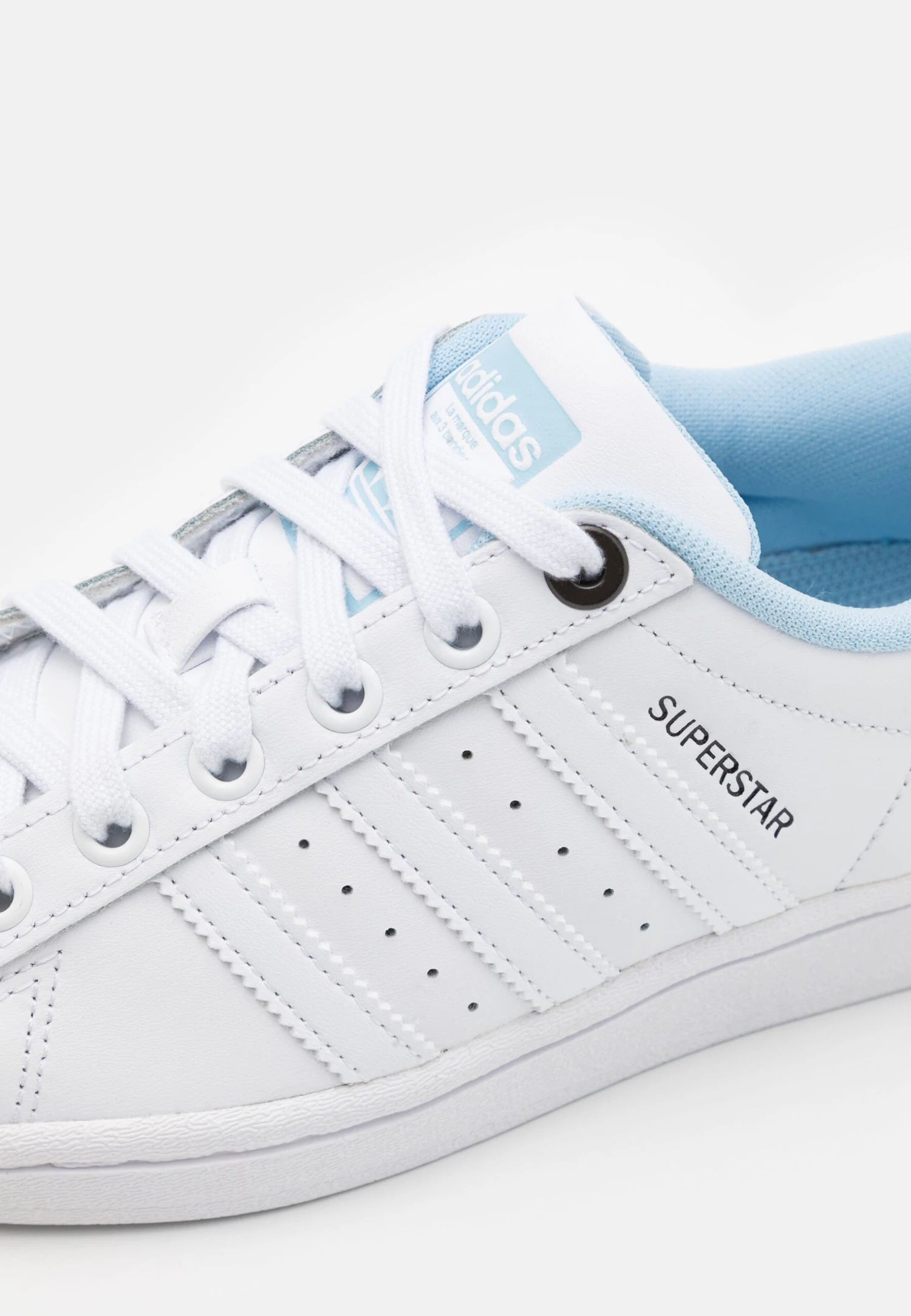 Adidas Originals Superstar UnisexSneakers BasseFootwear White/Carbon/Core Black Uomo Scarpe AD115O1I5-A12 6 Adidas Originals Superstar UnisexSneakers BasseFootwear White/Carbon/Core Black Uomo Scarpe AD115O1I5-A12 - immagine 6