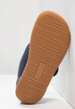 Giesswein Serfaus Slim Fit - Pantofole - Bleu Foncé 11 Giesswein Serfaus Slim Fit - Pantofole - Bleu Foncé -Chic Scarpe Negozio 22d7310ccec74c02885f1fc1a3949ddd