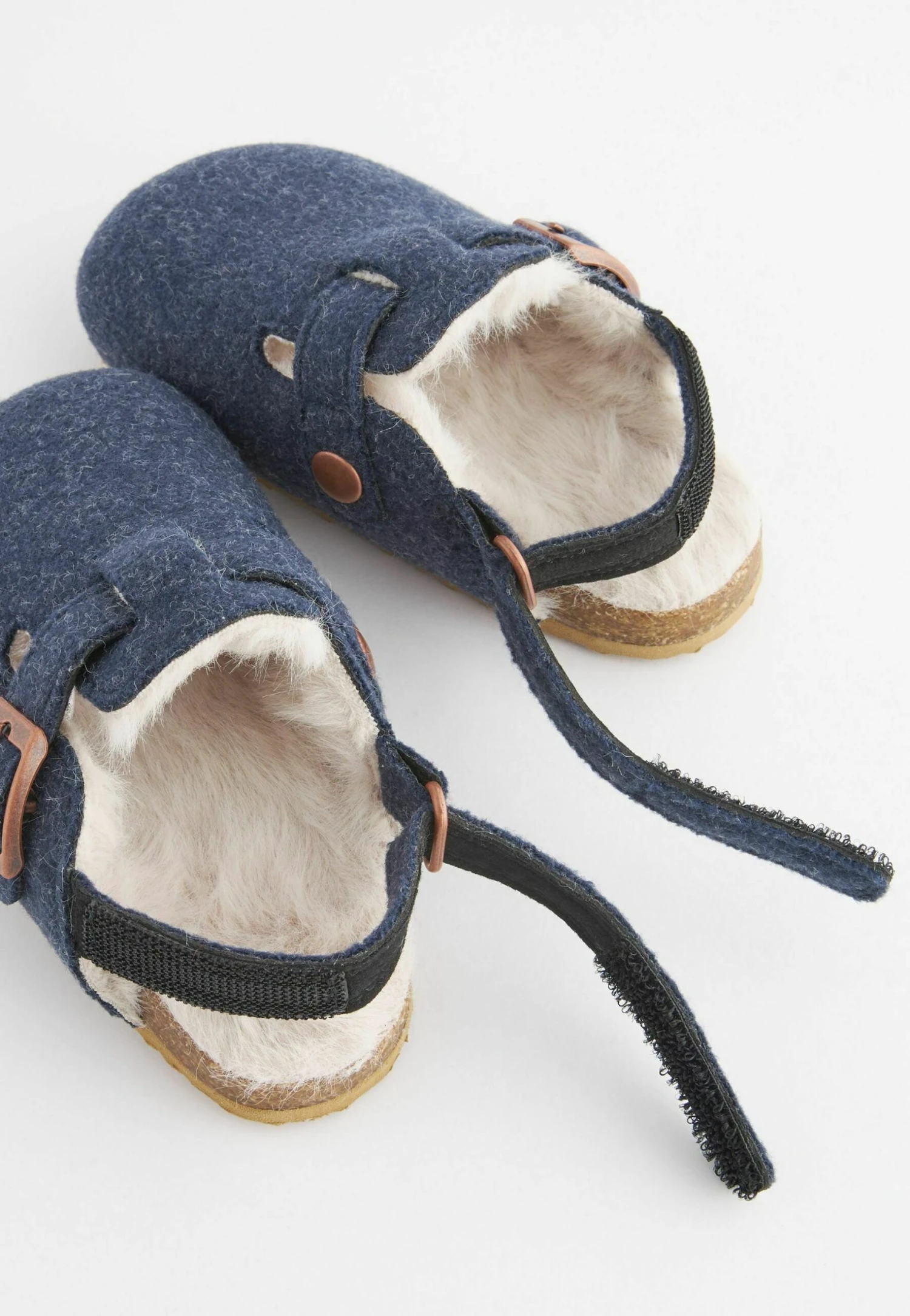 Next Faux Fur Lined Clog SlippersCiabattineNavy Blue Bambini Pantofole NX314L04I-K12 4 Next Faux Fur Lined Clog SlippersCiabattineNavy Blue Bambini Pantofole NX314L04I-K12 - immagine 4