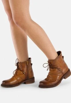 Stivaletti StringatiCouro Donna Stivaletti FEF11N00P-O11