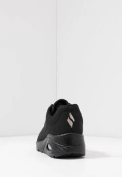 Uno - Sneakers Basse - Black 12 Uno - Sneakers Basse - Black -Chic Scarpe Negozio 2a6852646ecf4813a0f8556db86e20dd