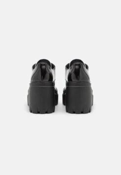 Madden Girl GestDecolletéBlack/White Donna Tacchi Alti MAJ11E00I-Q11 9 Madden Girl GestDecolletéBlack/White Donna Tacchi Alti MAJ11E00I-Q11 -Chic Scarpe Negozio 2a9599653a164db6a9fbf8dff1a37b15