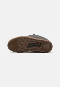 Etnies Kingpin - Sneakers Basse - Grey/Black/Gum 10 Etnies Kingpin - Sneakers Basse - Grey/Black/Gum -Chic Scarpe Negozio 2b3c08749ac54f8083171e256e530a1b