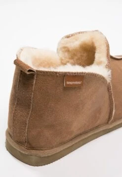 Shepherd Anton - Pantofole - Antique/Cognac 11 Shepherd Anton - Pantofole - Antique/Cognac -Chic Scarpe Negozio 2cd5ba0ce09f4031a47483ea55d5d1a9