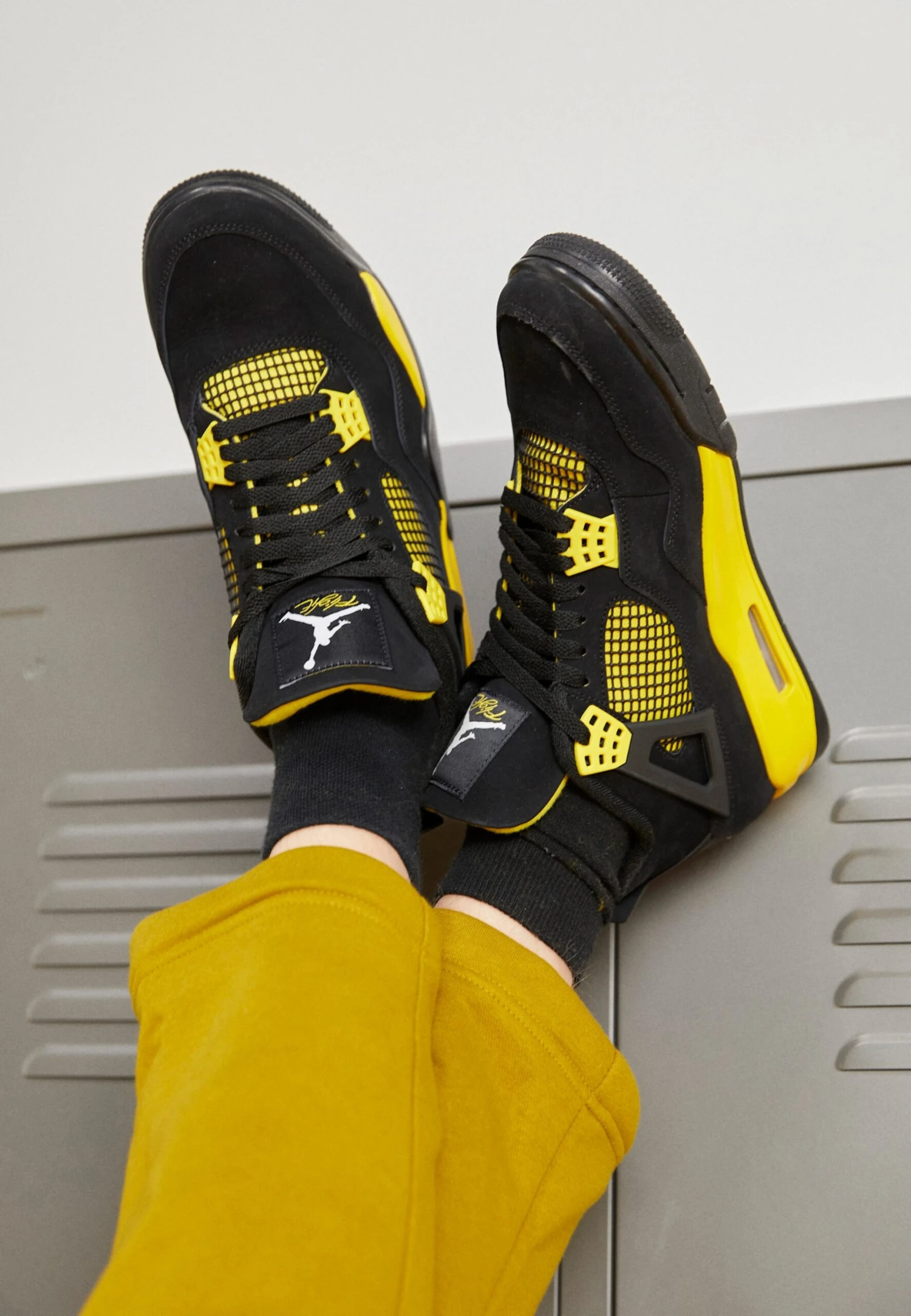 Air Jordan 4 RetroSneakers AlteBlack/White/Tour Yellow Uomo Sneaker JOC12N01X-Q11 2 Air Jordan 4 RetroSneakers AlteBlack/White/Tour Yellow Uomo Sneaker JOC12N01X-Q11 - immagine 2