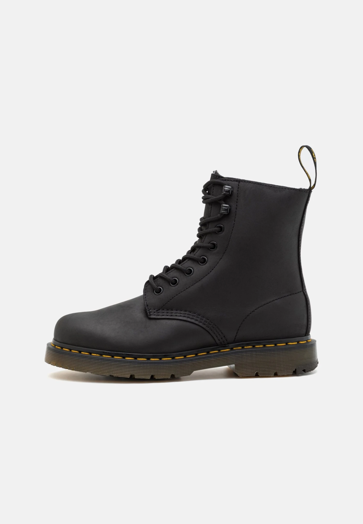 Dr. Martens 1460 Pascal UnisexStivaletti StringatiBlack Outlaw Uomo Stivaletti/Stivali DO215K06K-Q11 1 Dr. Martens 1460 Pascal UnisexStivaletti StringatiBlack Outlaw Uomo Stivaletti/Stivali DO215K06K-Q11