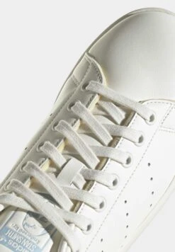 Adidas Originals Stan Smith UnisexSneakers BasseCore White Off White Preloved Blue Uomo Scarpe AD115O1I9-A11 18 Adidas Originals Stan Smith UnisexSneakers BasseCore White Off White Preloved Blue Uomo Scarpe AD115O1I9-A11 -Chic Scarpe Negozio 31965b1a2e594272a968eca8c07290e9