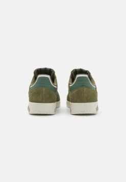 Adidas Originals G.S. Court UnisexSneakers BasseFocus Olive/Green Oxide/Grey One Uomo Scarpe AD115O1ED-N11 8 Adidas Originals G.S. Court UnisexSneakers BasseFocus Olive/Green Oxide/Grey One Uomo Scarpe AD115O1ED-N11 -Chic Scarpe Negozio 388eed059e15402cb1df0bceaf3af784
