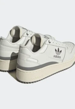 Adidas Originals Forum Bold WSneakers BasseWhite Tint Grey Three Cream White Donna Scarpe AD111A28J-A11 13 Adidas Originals Forum Bold WSneakers BasseWhite Tint Grey Three Cream White Donna Scarpe AD111A28J-A11 -Chic Scarpe Negozio 3941c49df60347a49838df84134b92c8