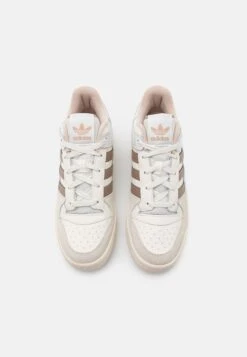Adidas Originals Forum UnisexSneakers BasseCore White/Chalky Brown/Taupe Donna Scarpe AD115O1JC-A12 13 Adidas Originals Forum UnisexSneakers BasseCore White/Chalky Brown/Taupe Donna Scarpe AD115O1JC-A12 -Chic Scarpe Negozio 3aacf48a51584572acecb25c5d32bba3