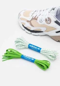 Adidas Originals Astir Sneakers BasseWhite Donna Scarpe AD111A291-A11 -Chic Scarpe Negozio 3bba2ca70fbc4e7b825b7618355ad9cd