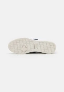 Lacoste Carnaby Pro - Sneakers Basse - White/Dark Blue 10 Lacoste Carnaby Pro - Sneakers Basse - White/Dark Blue -Chic Scarpe Negozio 3e55bf7f00784e04ad5c72ddc1650137