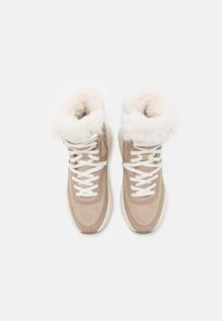 Geox DiamantaTronchettiSand Donna Stivaletti GE111X034-B11 11 Geox DiamantaTronchettiSand Donna Stivaletti GE111X034-B11 -Chic Scarpe Negozio 412ff84c95e643e194fbe3d8d785c28d