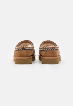 Ugg Tasman - Pantofole - Chestnut -Chic Scarpe Negozio 4179e933c68b4d51a5b159417623f4d3