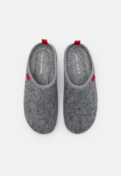 Dynamic - Pantofole - Grey 9 Dynamic - Pantofole - Grey -Chic Scarpe Negozio 41c8206d58e94ad186ab1ee44e734a83