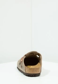 Birkenstock Boston - Pantofole - Tabacco Brown 9 Birkenstock Boston - Pantofole - Tabacco Brown -Chic Scarpe Negozio 4320703553cd49208057557bbcaf6afe