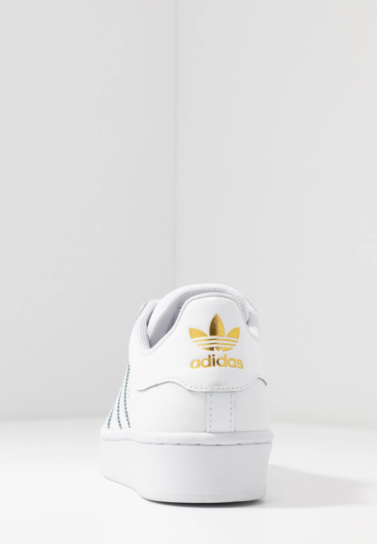 Adidas Originals Superstar BoldSneakers BasseFootwear White/Gold Metallic Donna Scarpe AD111A0ZE-A12 8 Adidas Originals Superstar BoldSneakers BasseFootwear White/Gold Metallic Donna Scarpe AD111A0ZE-A12 - immagine 8