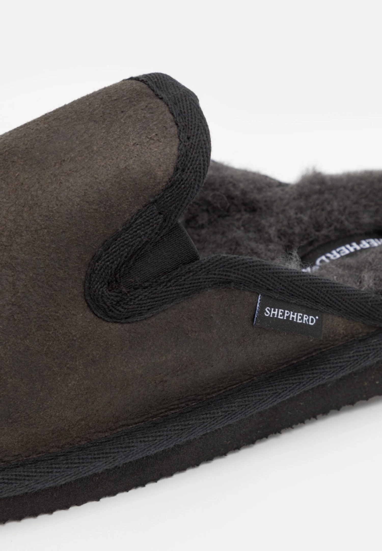 Shepherd AdamPantofoleMatt Black Uomo Pantofole S3012I018-Q11 6 Shepherd AdamPantofoleMatt Black Uomo Pantofole S3012I018-Q11 - immagine 6