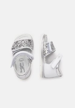NeroGiardini SandaliArgento Bambini Sandali NET13G008-D11 6 NeroGiardini SandaliArgento Bambini Sandali NET13G008-D11 -Chic Scarpe Negozio 4a58a4c2868349228768d24c20fcfe22