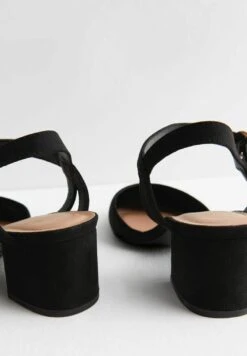 Wide Fit Pointed Court - Decolleté - Black 7 Wide Fit Pointed Court - Decolleté - Black -Chic Scarpe Negozio 4c9f2b348e544a738e955da9545b3f4f