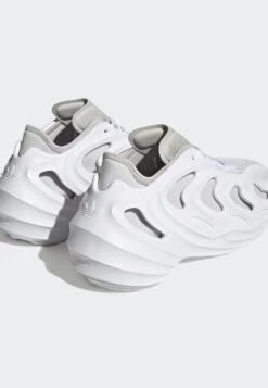 Adidas Originals Adifom Q UnisexSneakers BasseFtwr White/Grey One/Grey Two Donna Scarpe AD115O1HM-A11 12 Adidas Originals Adifom Q UnisexSneakers BasseFtwr White/Grey One/Grey Two Donna Scarpe AD115O1HM-A11 -Chic Scarpe Negozio 54849a4445e24d9eaf5c59fa31c09ede