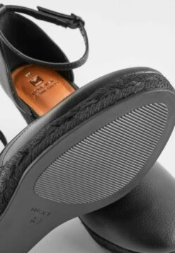 Next Forever Comfortâ® Closed Toe High Wedges - Zeppe - Black 8 Next Forever Comfortâ® Closed Toe High Wedges - Zeppe - Black -Chic Scarpe Negozio 55cd1a4c42e14793b3dfc414862ffef9