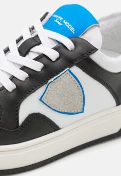 Philippe Model UnisexSneakers BasseWhite/Black/Cobalt Bambini Sneakers PHE16D01I-Q11 11 Philippe Model UnisexSneakers BasseWhite/Black/Cobalt Bambini Sneakers PHE16D01I-Q11 -Chic Scarpe Negozio 568fe6ab821942c08d946236e0e7c518