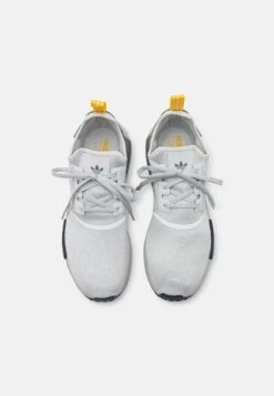 Adidas Originals Nmd_R1 UnisexSneakers BasseGrey One/Grey Three/Legend Ink Donna Scarpe AD115O1IO-C11 -Chic Scarpe Negozio 576d275bdd67403baad3a08f2fd15faf