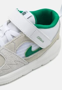 Jordan Stadium 90 UnisexSneakers BasseWhite/Clover/Sail/Black Bambini Sneakers JOC43A09Q-A11 -Chic Scarpe Negozio 578a89de3e65485a99fbdb70c13e5126