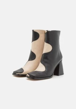 ALOHAS Blair- Stivaletti - Black/Cream -Chic Scarpe Negozio 57ab28f554dd418b871391b4152986a0