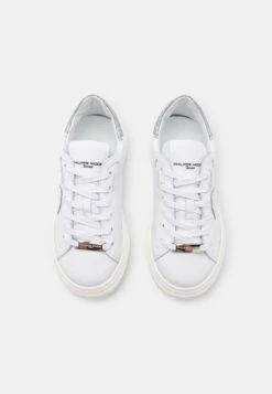 Philippe Model Unisex - Sneakers Basse - White/Silver 9 Philippe Model Unisex - Sneakers Basse - White/Silver -Chic Scarpe Negozio 58a3127fb6a14a9fa0ead9bda96af022