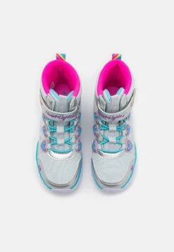 Skechers Lighted Gore Heart DetailsStivalettiSilver/Multi-Coloured Bambini Stivali SK113K00P-D11 -Chic Scarpe Negozio 5b7dbb556ae74d2aa39eba11b2287d97