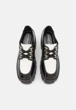 Madden Girl GestDecolletéBlack/White Donna Tacchi Alti MAJ11E00I-Q11 11 Madden Girl GestDecolletéBlack/White Donna Tacchi Alti MAJ11E00I-Q11 -Chic Scarpe Negozio 5f595c5ef41248e699b4d817ded26235