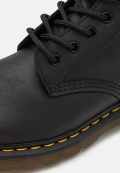 Dr. Martens 1460 Pascal UnisexStivaletti StringatiBlack Outlaw Uomo Stivaletti/Stivali DO215K06K-Q11 11 Dr. Martens 1460 Pascal UnisexStivaletti StringatiBlack Outlaw Uomo Stivaletti/Stivali DO215K06K-Q11 -Chic Scarpe Negozio 60443f48b7c744a3b341f5450f5656e5