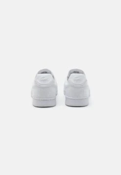 Lacoste Carnaby Sneakers BasseOff-White Uomo Scarpe LA212O0KO-A11 8 Lacoste Carnaby Sneakers BasseOff-White Uomo Scarpe LA212O0KO-A11 -Chic Scarpe Negozio 6d4c937c3c0f40e193624567e60cfc65