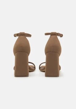 Call It Spring LusitaSandaliLight Brown Donna Tacchi Alti AX911A0HQ-O11 9 Call It Spring LusitaSandaliLight Brown Donna Tacchi Alti AX911A0HQ-O11 -Chic Scarpe Negozio 75a42b4c1b204f04b93b1b75530415af