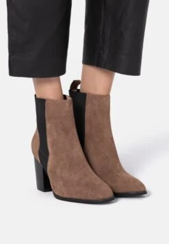 L37 Behind The TreesTronchettiBrown Donna Stivaletti 0LF11N038-O11